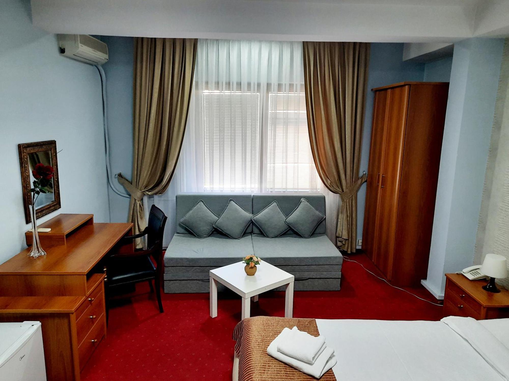 Hotel Aristocrat & Fish Restaurant Skopje Room photo