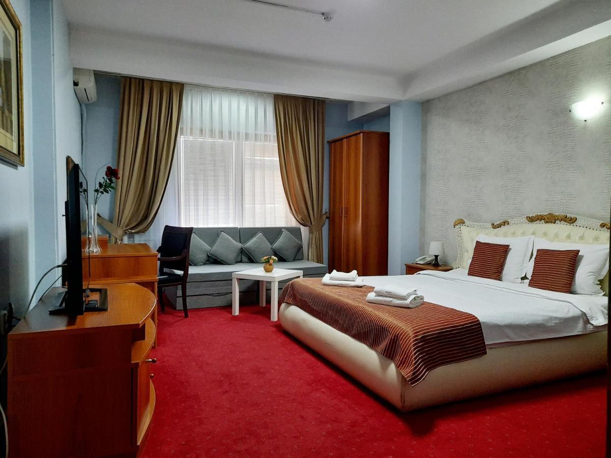 Hotel Aristocrat & Fish Restaurant Skopje Exterior photo